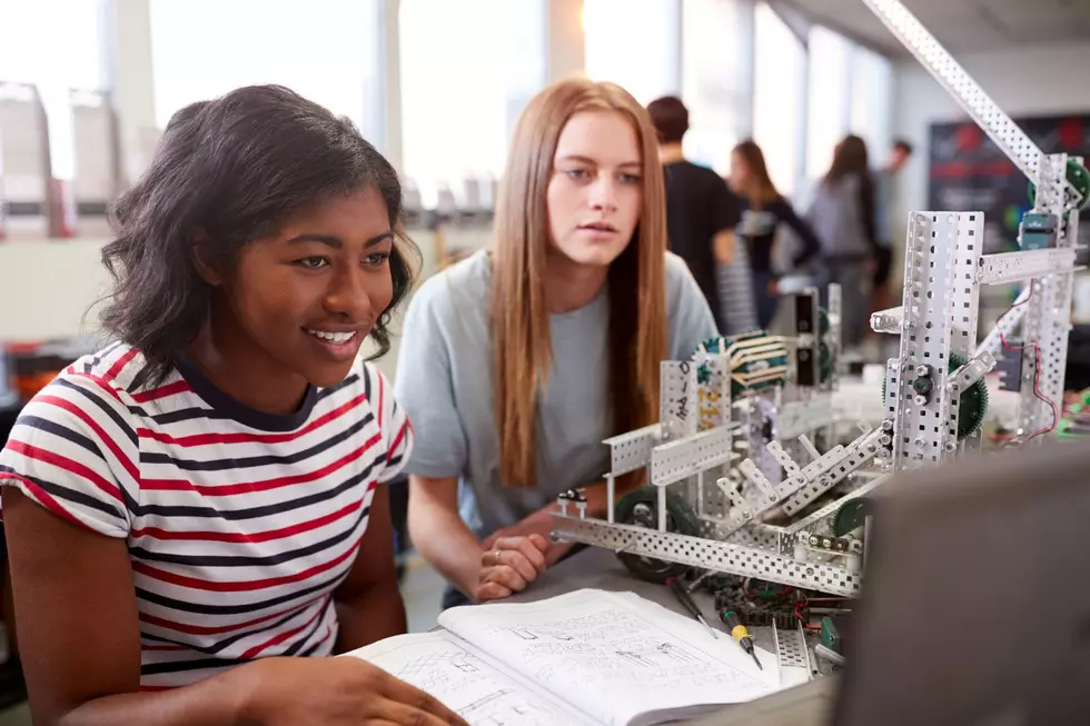 STEMpire Empowers Evansville Girls to Rule Science and Tech