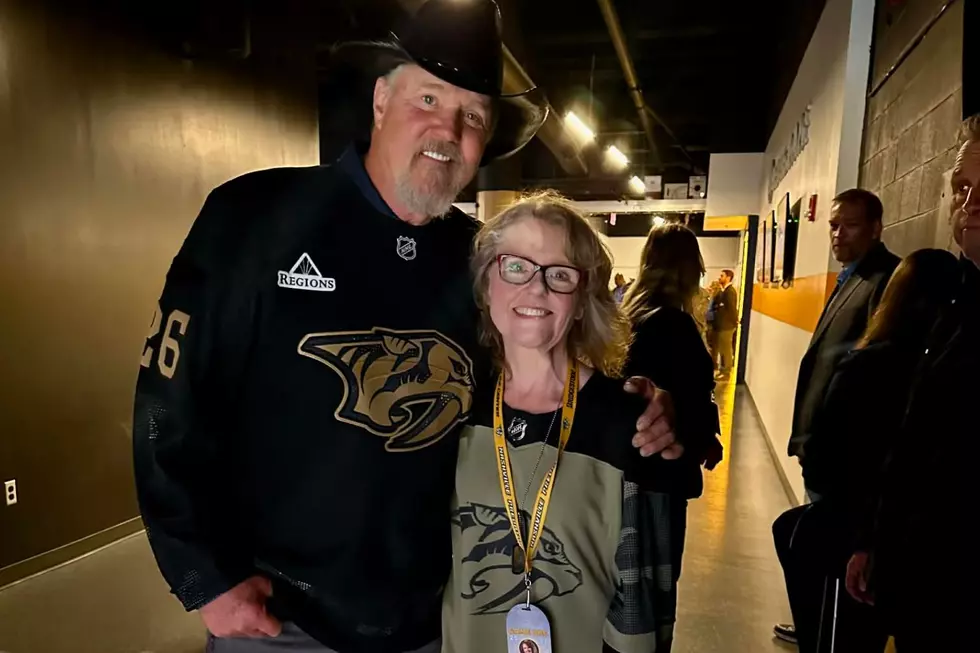 KY Gold Star Mom Performs Alongside Country Music Star Trace Adkins